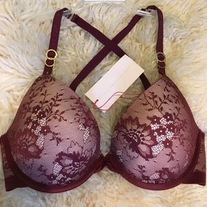 Stellla McCartney lace bra. No tags, was tried on but never worn.